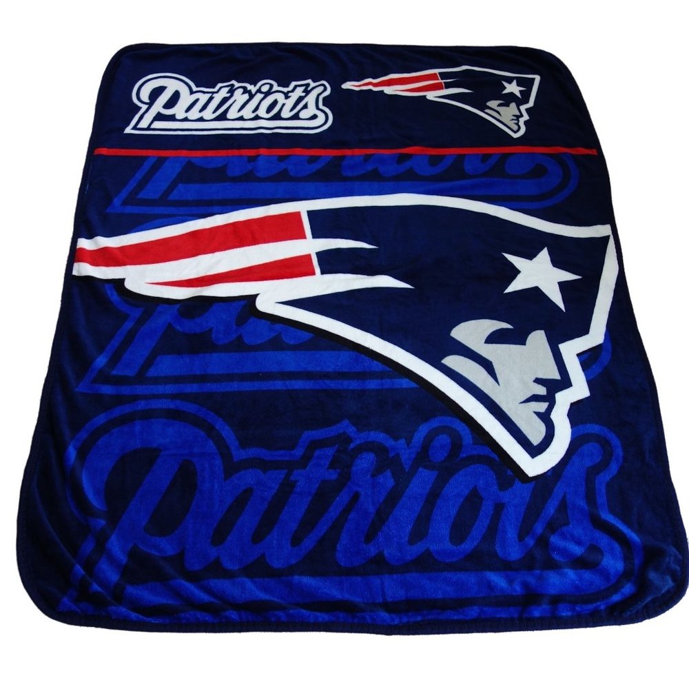 Northwest‎ NFL New England Patriots Lightweight Plush Throw 46" x 60"